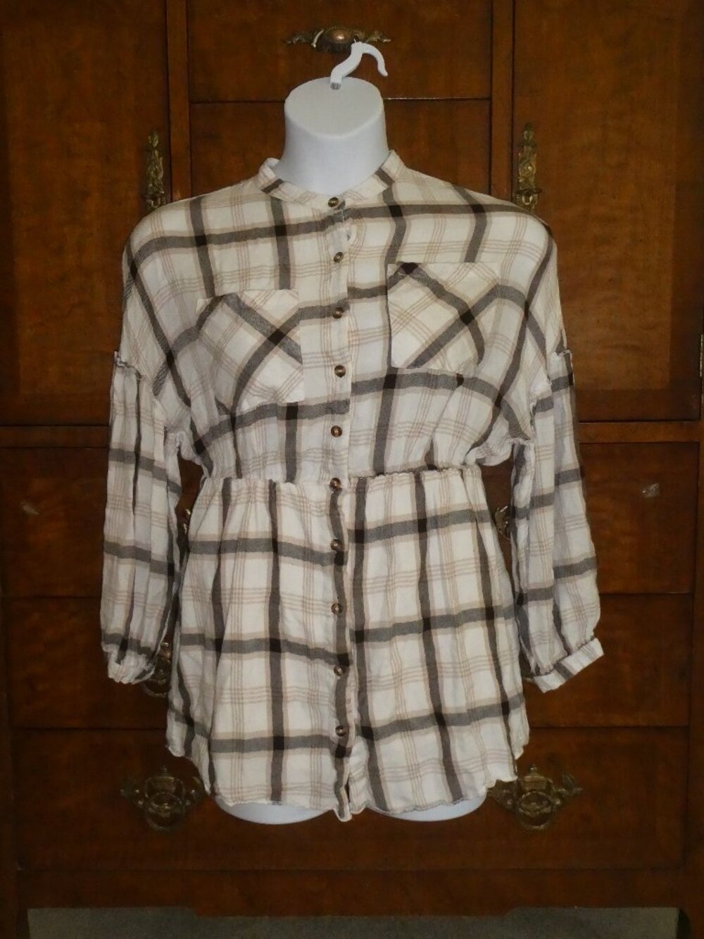 HYFVE Women's Plaid Long Sleeve Button Up Shirt Size Large
